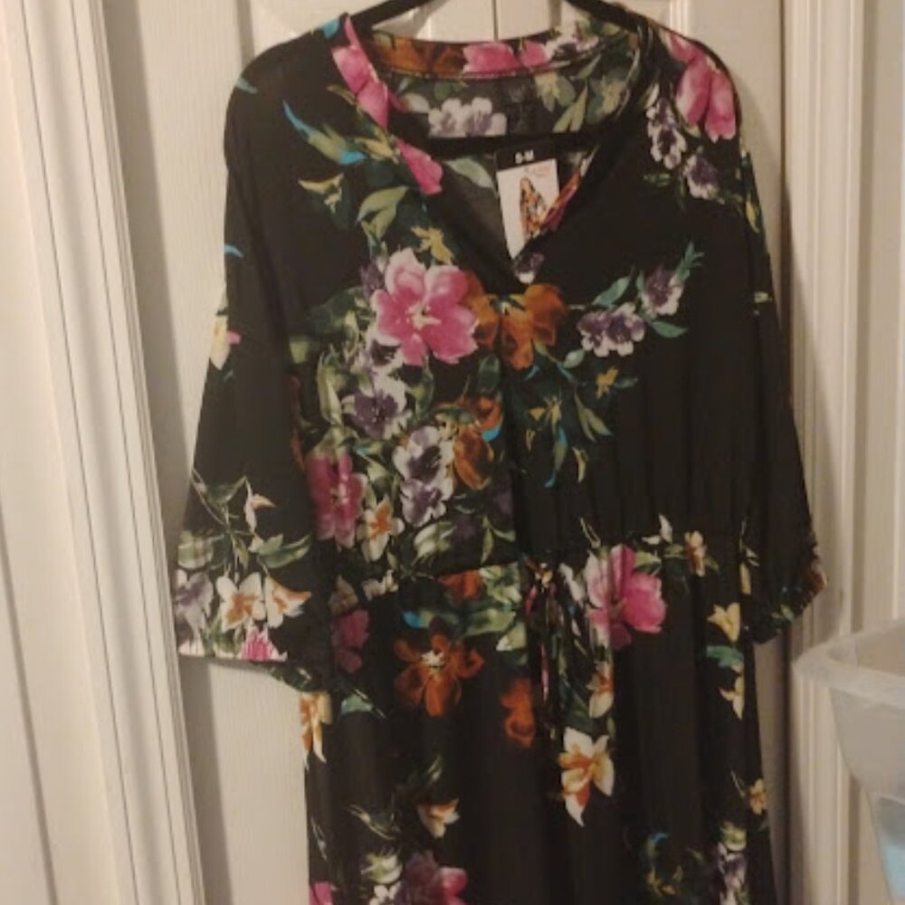 Lidly Women's Vibrant Florals on Black V-neck Dress Size S-M